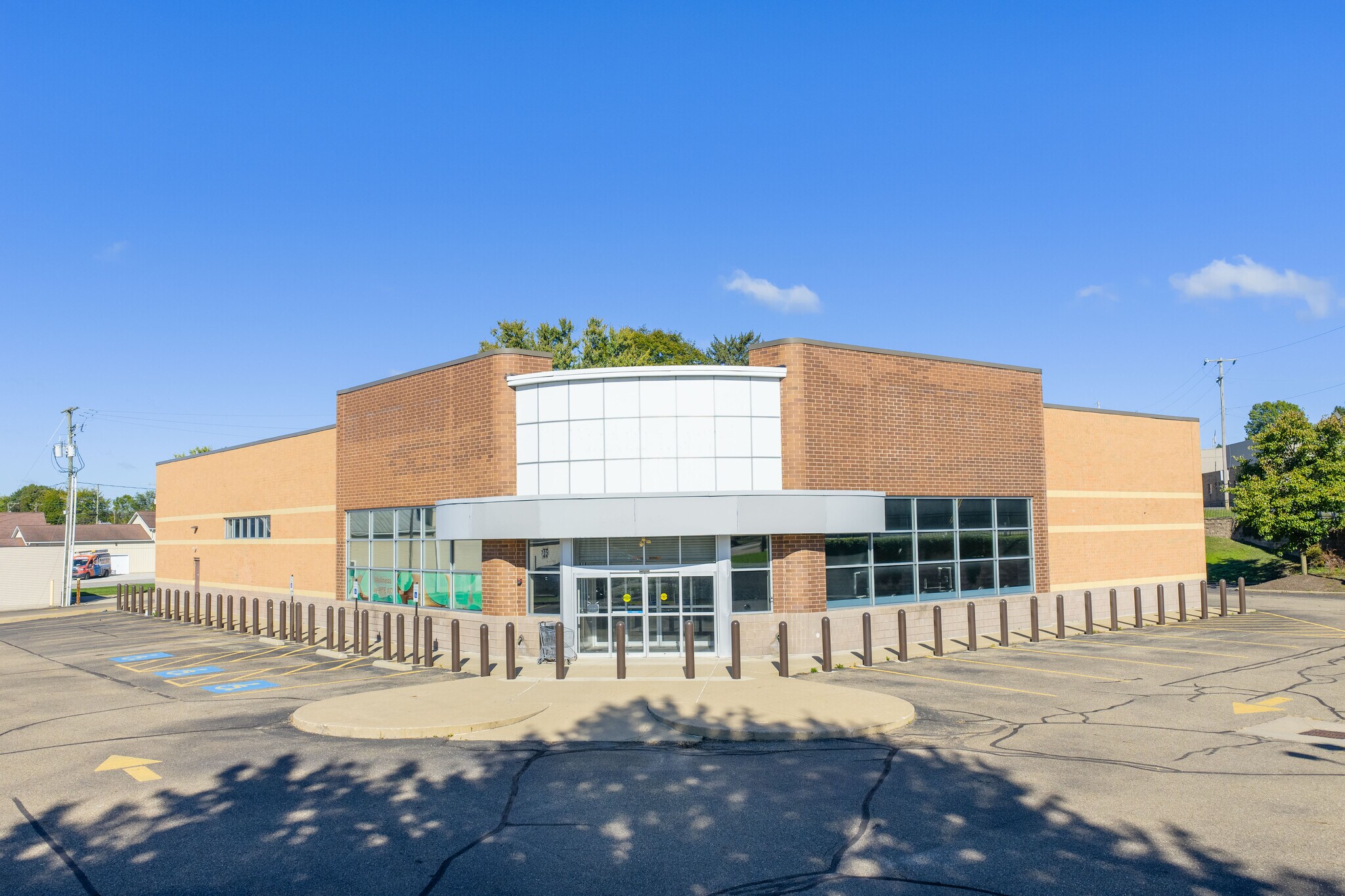 705 W High Ave, New Philadelphia, OH à vendre Photo principale- Image 1 de 14