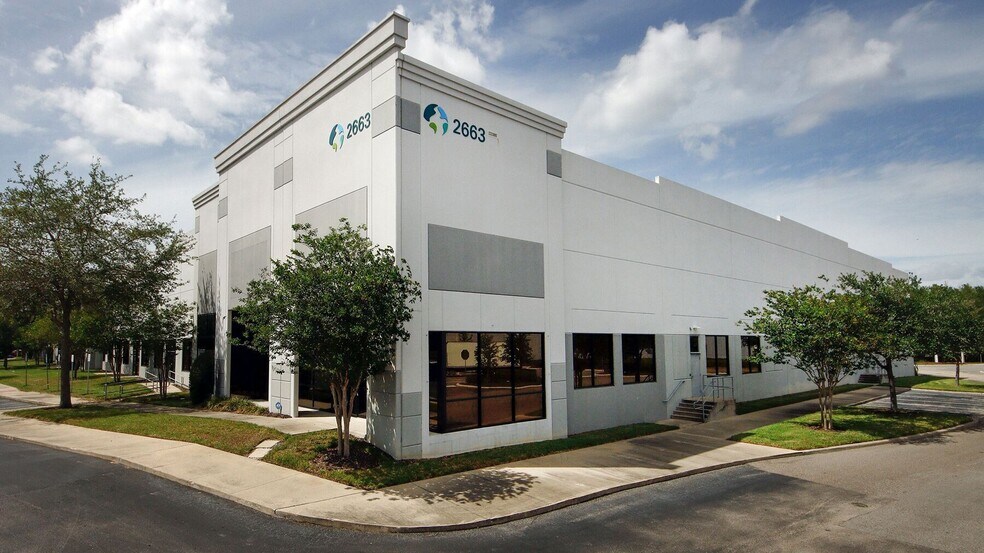 2050 Tradeport Dr, Orlando, FL à louer - Photo du bâtiment - Image 2 de 13