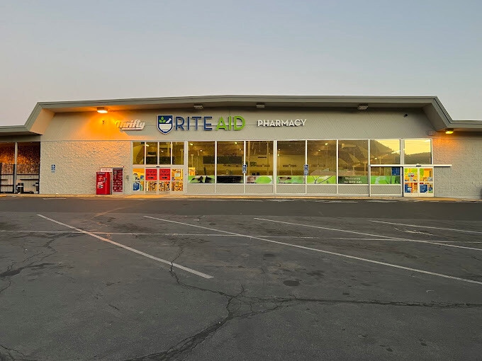 807 S Main St, Yreka, CA for lease Building Photo- Image 1 of 2