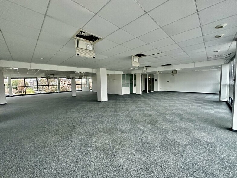 Office in Schiltigheim for lease - Interior Photo - Image 2 of 5