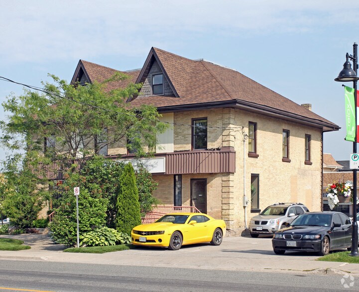 1 Brock St E, Uxbridge, ON à vendre - Photo principale - Image 1 de 1