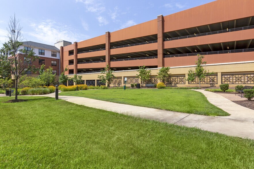 9300 Lottsford Rd, Largo, MD à louer - Photo du bâtiment - Image 3 de 11