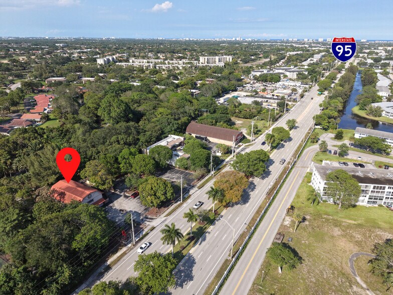 2777 W Hillsboro Blvd, Deerfield Beach, FL à louer - Photo du bâtiment - Image 2 de 5
