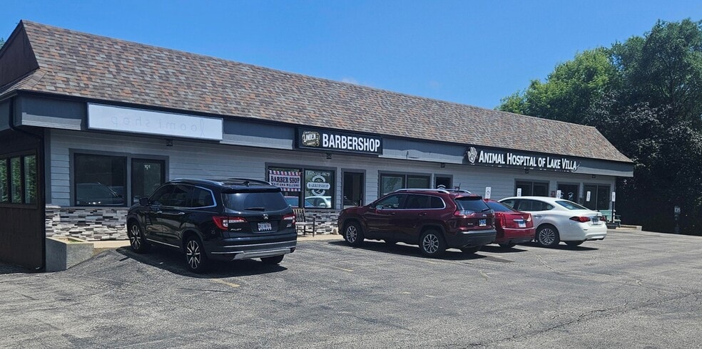 101 S Milwaukee Ave, Lake Villa, IL for lease - Building Photo - Image 1 of 1