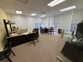 3500 Western Ave, Highland Park, IL à louer Photo intérieure- Image 2 de 2