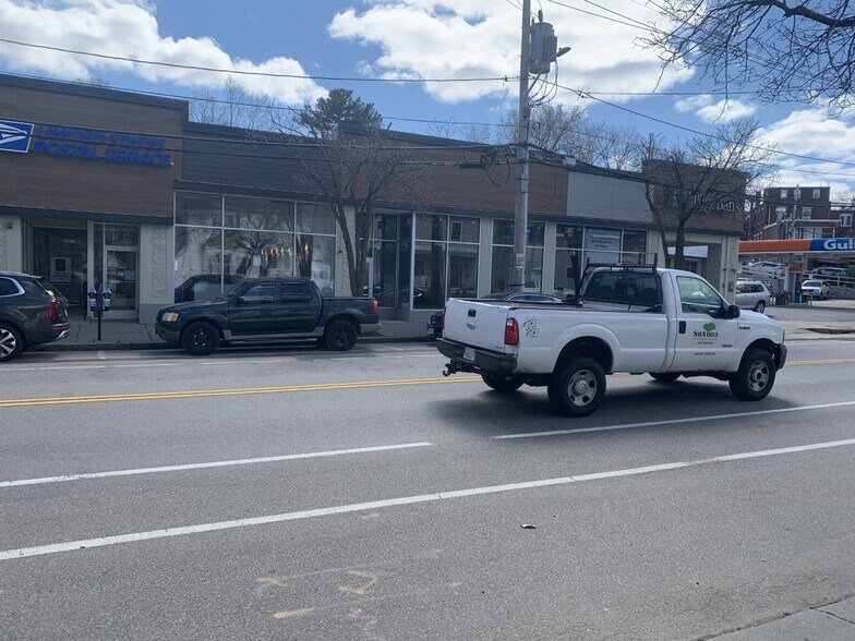 718 Beacon St, Newton, MA à louer - Photo du bâtiment - Image 3 de 4