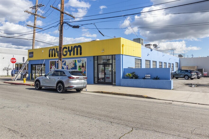 N San Fernando & Tyburn Industrial portefeuille de 4 propriétés à vendre sur LoopNet.ca - Photo du bâtiment - Image 2 de 17