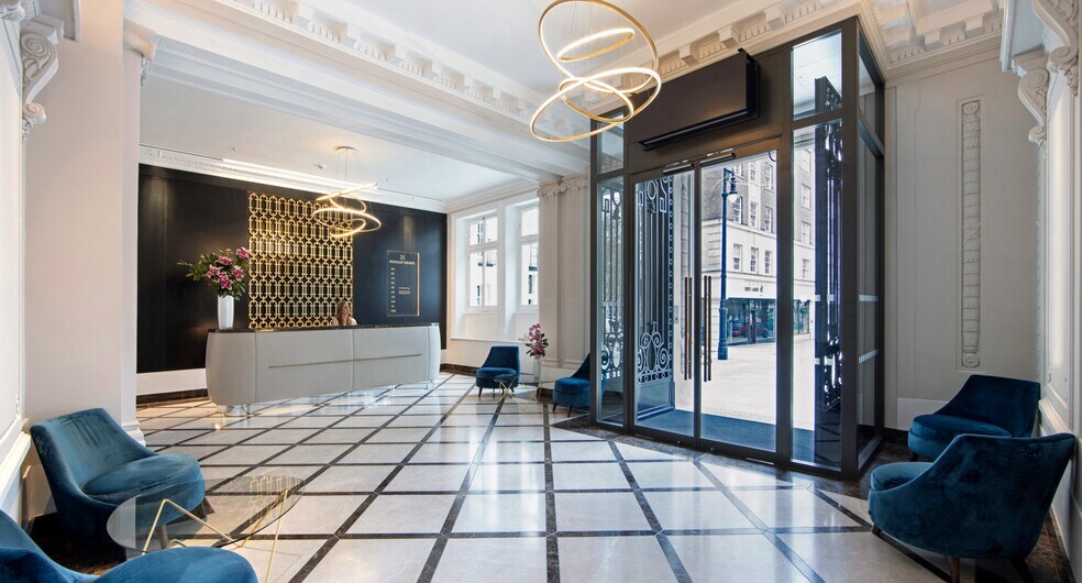 25 Berkeley Sq, Londres à louer - Photo intérieure - Image 2 de 6