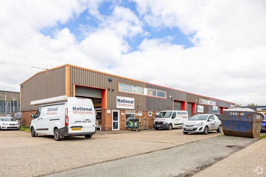 Unit 16 Ariane, Lichfield Road Industrial Estate, Tamworth for lease - Building Photo - Image 2 of 3