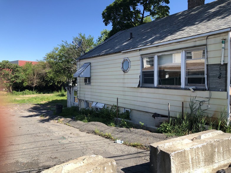 4439 Arthur Kill Rd, Staten Island, NY à louer - Photo du bâtiment - Image 3 de 19