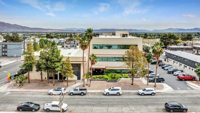 Plus de détails pour 1100 E Bridger Ave, Las Vegas, NV - Bureau à vendre