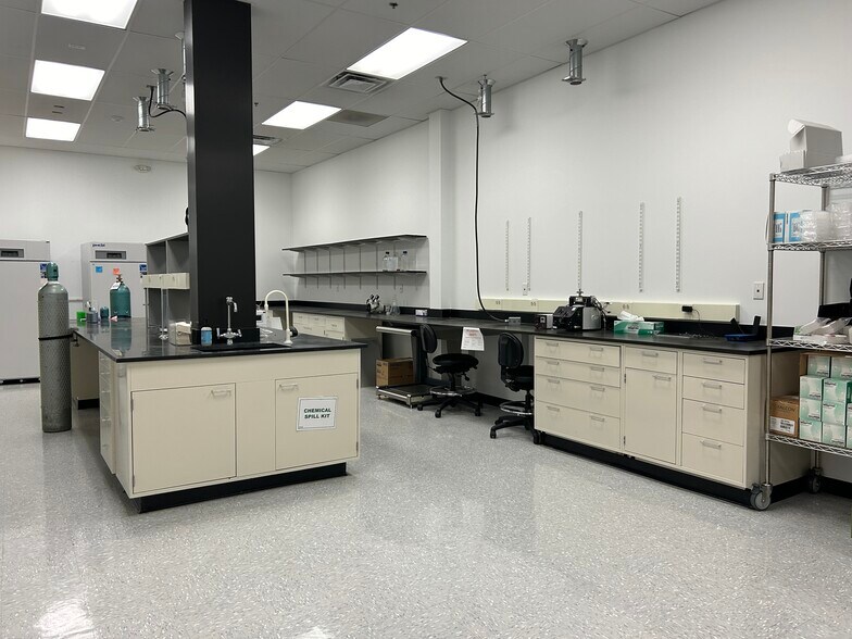 38-72 Cummings Park, Woburn, MA à louer - Photo intérieure - Image 2 de 15