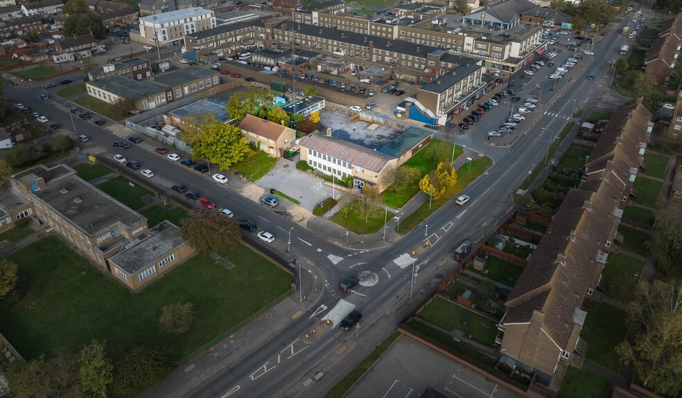 30 Darenth Ln, South Ockendon for sale - Aerial - Image 1 of 8