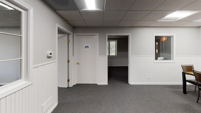 110 S Hager Ave, Barrington, IL for lease Interior Photo- Image 2 of 6