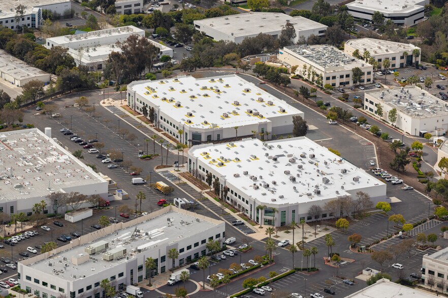 NorthPointe portefeuille de 2 propriétés à vendre sur LoopNet.ca - Photo du bâtiment - Image 2 de 4