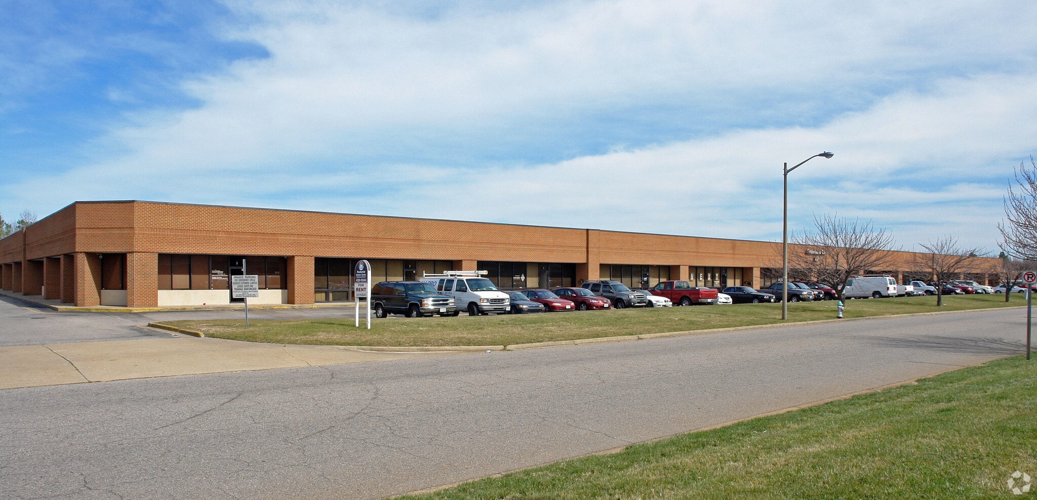 820 Greenbrier Cir, Chesapeake, VA for sale Primary Photo- Image 1 of 20