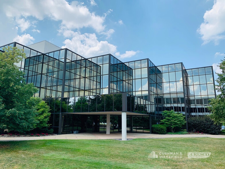 24400 Chagrin Blvd, Beachwood, OH for lease - Building Photo - Image 1 of 12