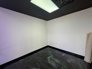 1555 E Flamingo Rd, Las Vegas, NV for lease Interior Photo- Image 2 of 5