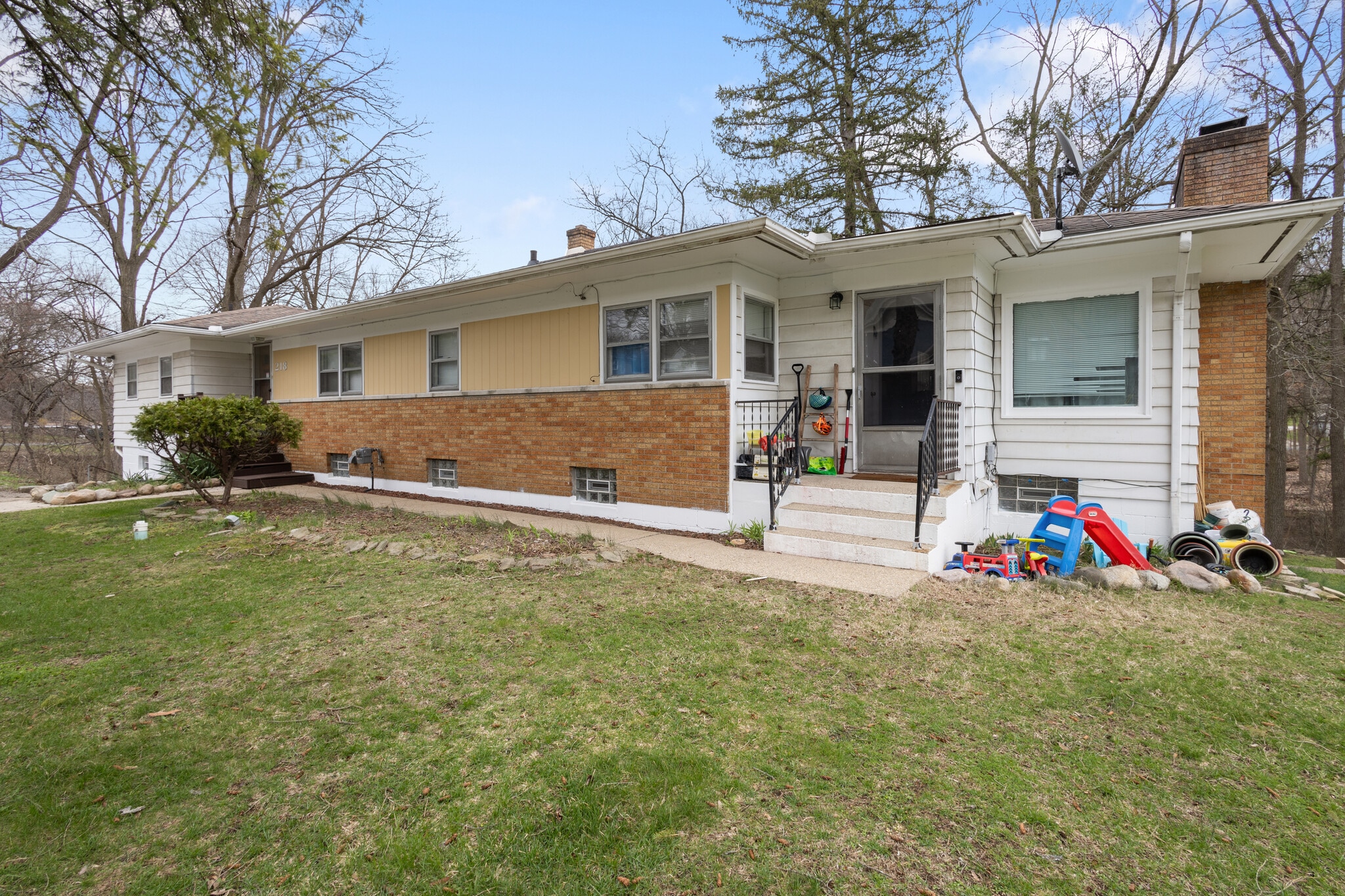 218 N 26th St, Kalamazoo, MI for sale Primary Photo- Image 1 of 16