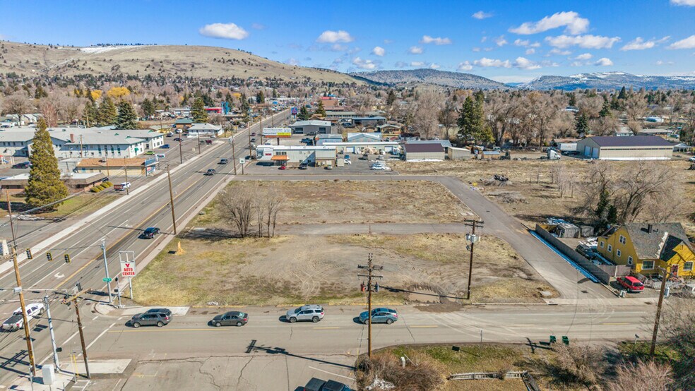2315 Hope st, Klamath Falls, OR à vendre - Photo du bâtiment - Image 3 de 9
