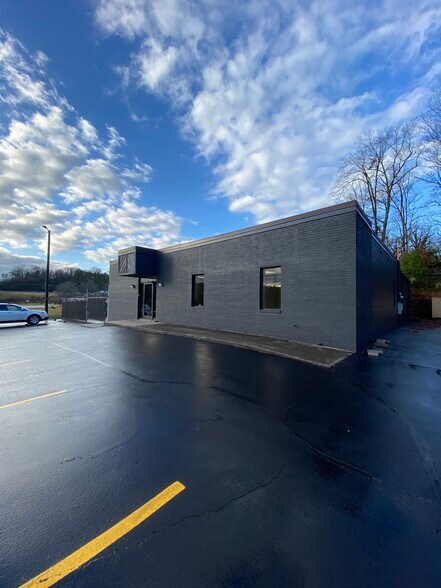 1505 Hollywood Rd, Knoxville, TN à louer - Photo du bâtiment - Image 2 de 23