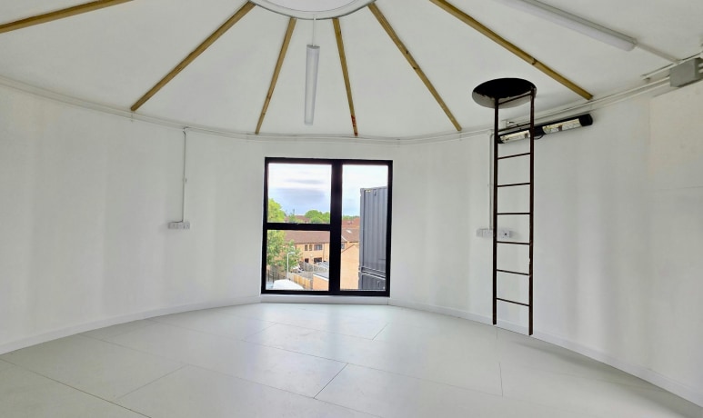 81-83 Lennox Rd, London for lease - Interior Photo - Image 2 of 2