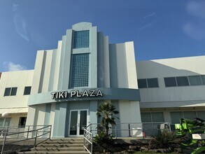 101 Tiki Dr, Tiki Island, TX à louer Photo du bâtiment- Image 2 de 2