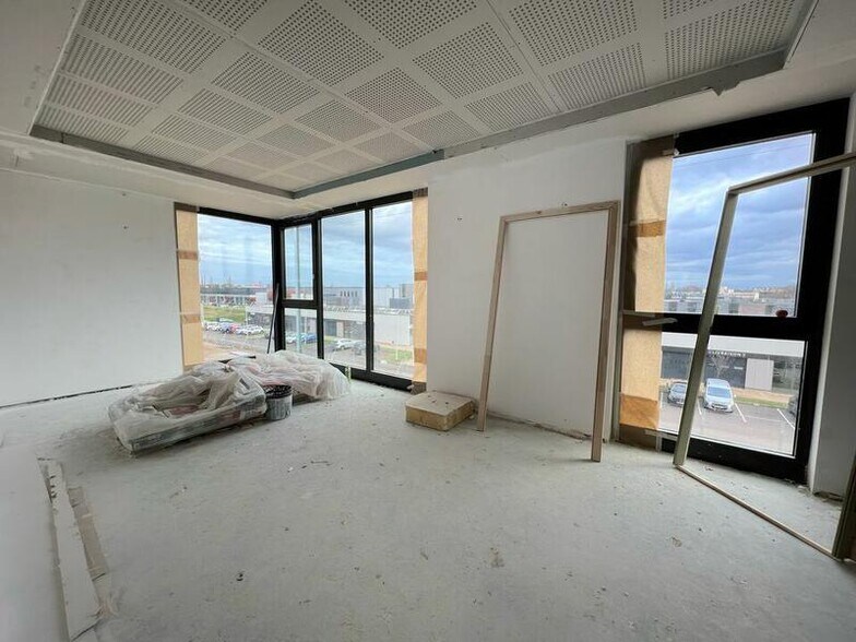 Office in Strasbourg for lease - Building Photo - Image 1 of 5