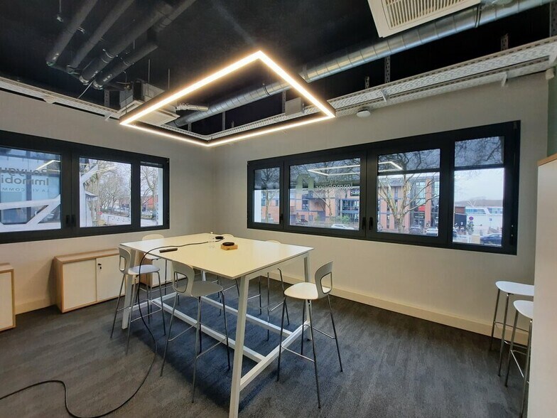 Office in Rouen for lease - Interior Photo - Image 3 of 13