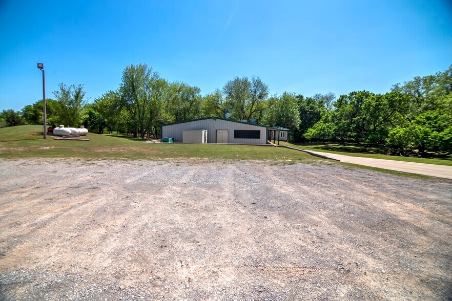 1404 SE 135th St, Lawton, OK à vendre - Photo du bâtiment - Image 2 de 13