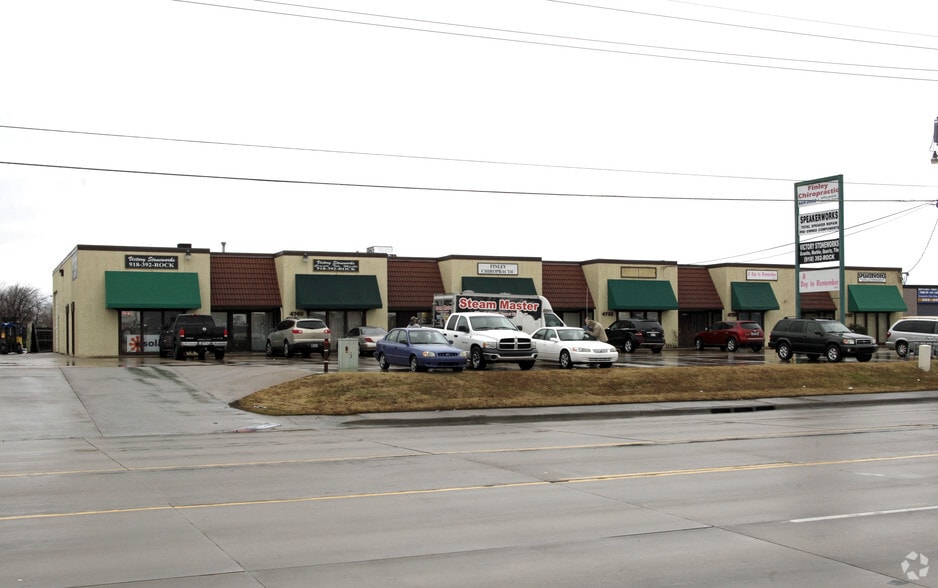 4722-4740 S Mingo Rd, Tulsa, OK for lease - Building Photo - Image 3 of 3