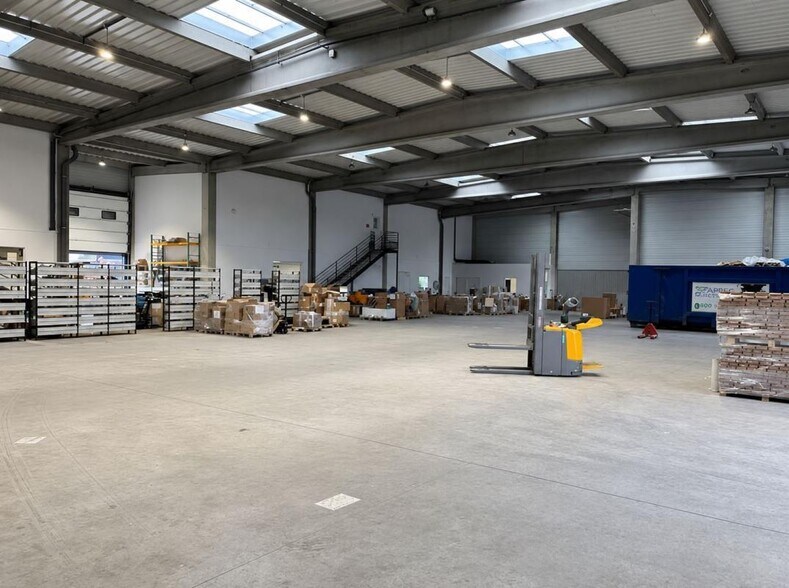 Industrial in Lille for lease - Building Photo - Image 1 of 6