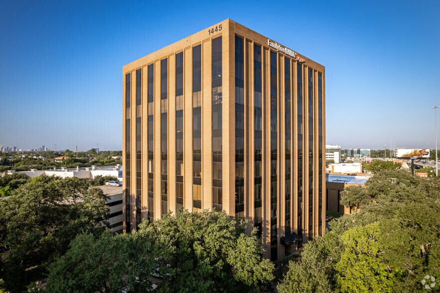1445 North Loop W, Houston, TX à louer - Photo du bâtiment - Image 3 de 5