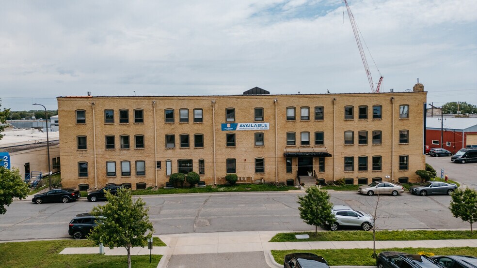 2303 Wycliff St, Saint Paul, MN à louer - Photo du bâtiment - Image 3 de 7