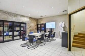 14 Rue Saint-Benoît, Paris à louer Photo intérieure- Image 1 de 2