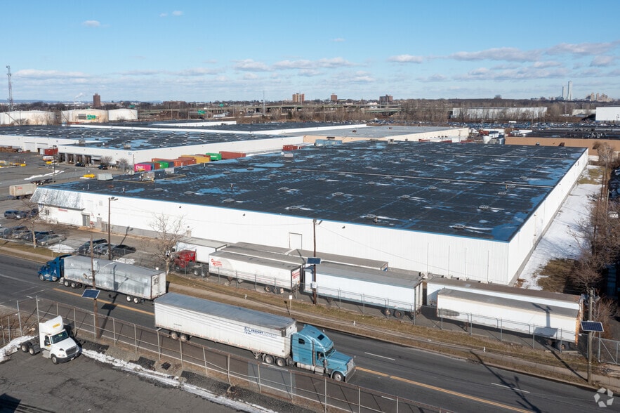 111 Port Jersey Blvd, Jersey City, NJ for lease - Primary Photo - Image 1 of 4