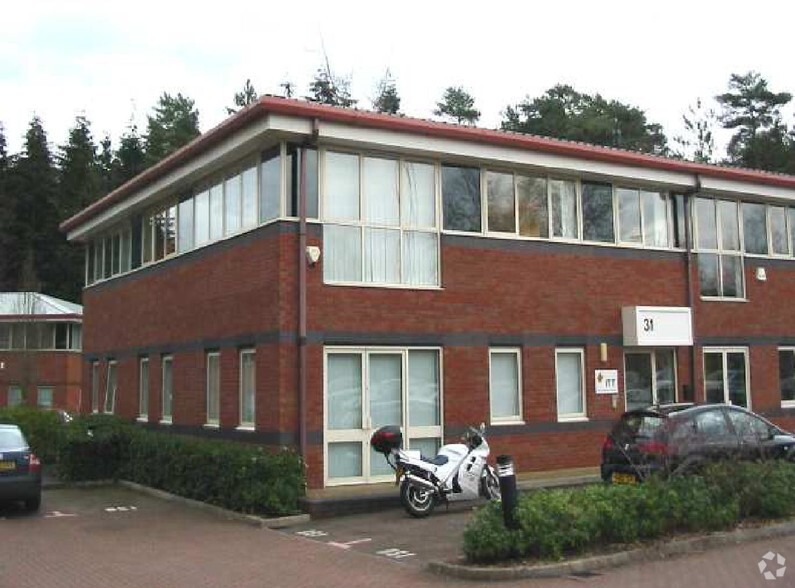 Dukes Ride, Crowthorne for sale - Building Photo - Image 2 of 2