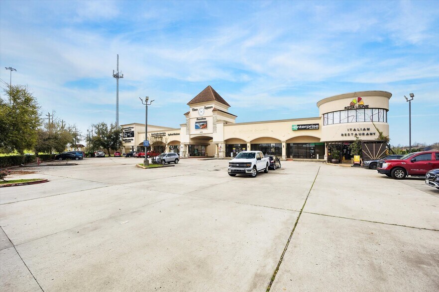 4450 E Sam Houston Pky S, Pasadena, TX à louer - Photo du bâtiment - Image 2 de 33