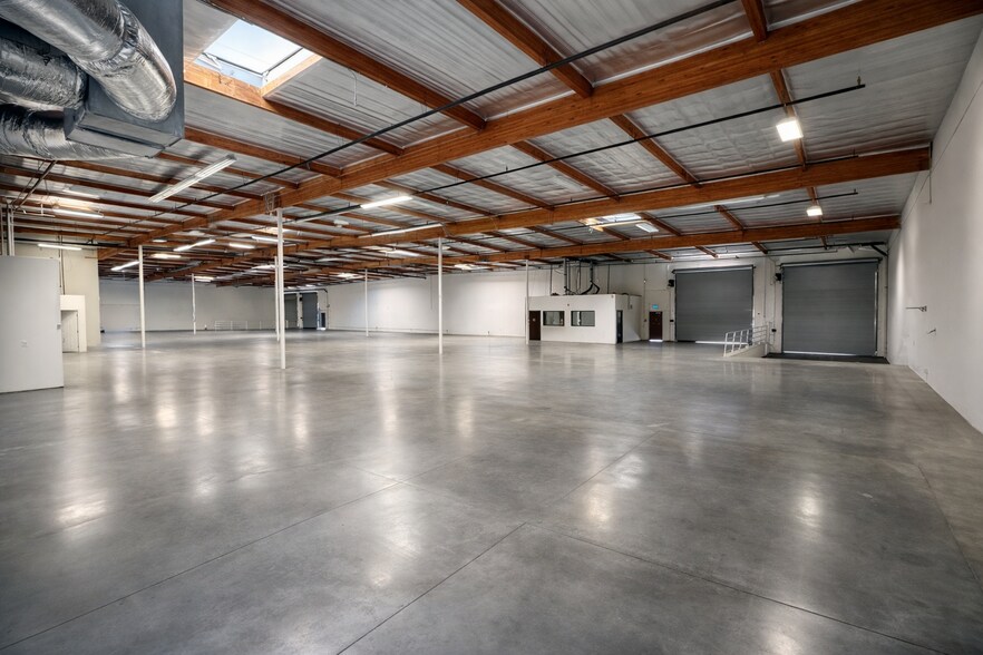 1620 Emerson Ave, Oxnard, CA à louer - Photo du bâtiment - Image 2 de 8