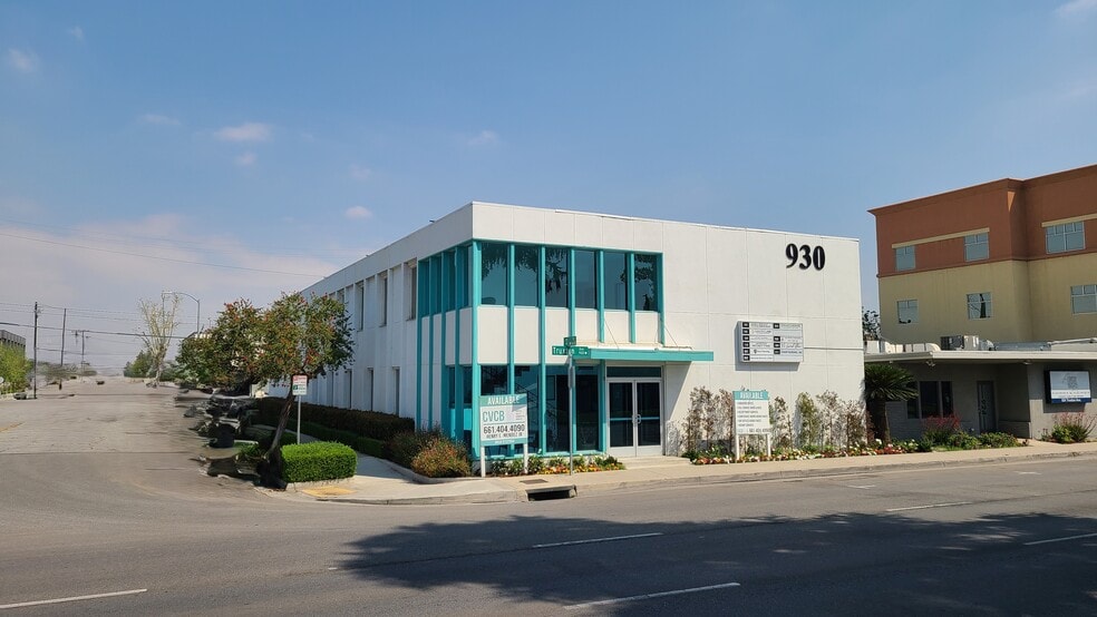 930 Truxtun Ave, Bakersfield, CA à louer - Photo du bâtiment - Image 1 de 14