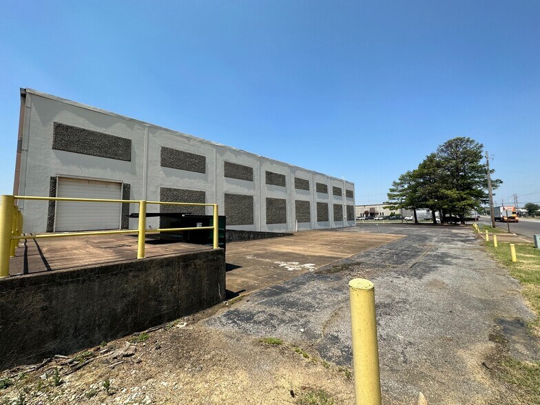 4286-4362 Delp St, Memphis, TN à louer - Photo du bâtiment - Image 3 de 16