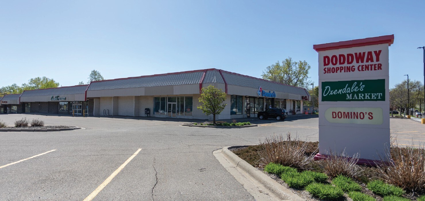 360-374 Bernard St W, West Saint Paul, MN à vendre Photo du bâtiment- Image 1 de 4