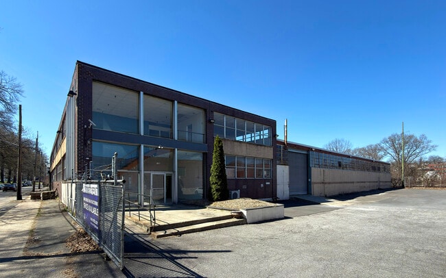 Plus de détails pour 150 N Macquesten Pky, Mount Vernon, NY - Industriel à louer