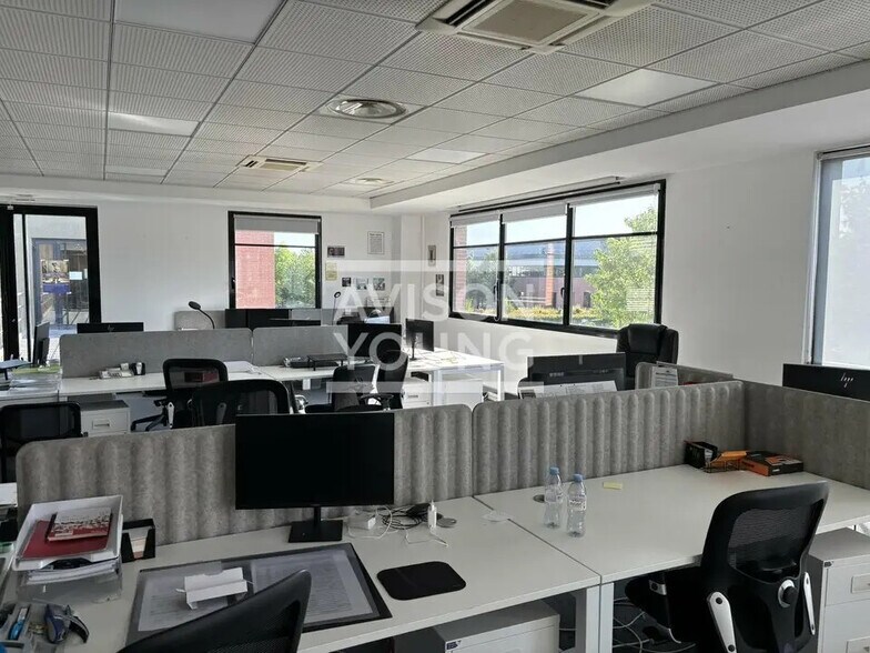 Flex dans Villeneuve-la-Garenne à louer - Photo du bâtiment - Image 3 de 9