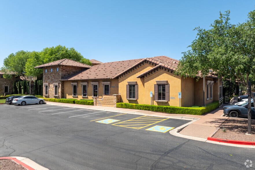 890 W Elliot Rd, Gilbert, AZ à louer - Photo du bâtiment - Image 1 de 30