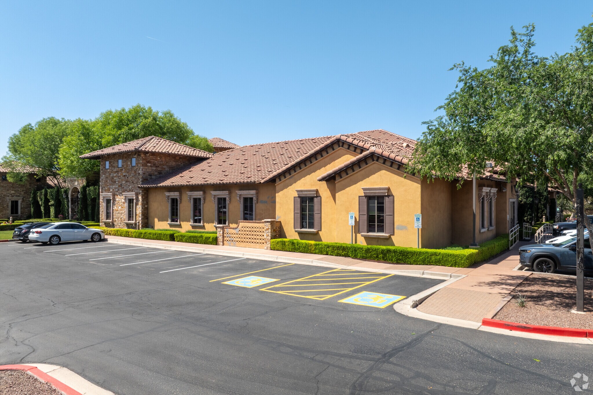 890 W Elliot Rd, Gilbert, AZ à louer Photo du bâtiment- Image 1 de 31