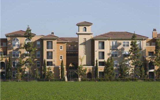 39 Rio Robles E, San Jose, CA à louer - Photo du bâtiment - Image 3 de 4