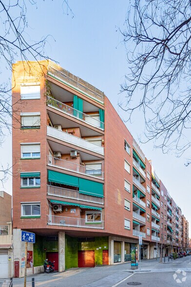 Industrial in L'Hospitalet de Llobregat, Barcelona for sale - Building Photo - Image 2 of 2