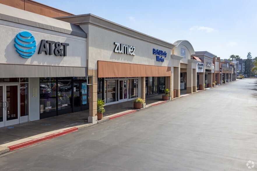18501-18687 Main St, Huntington Beach, CA for lease - Building Photo - Image 3 of 12