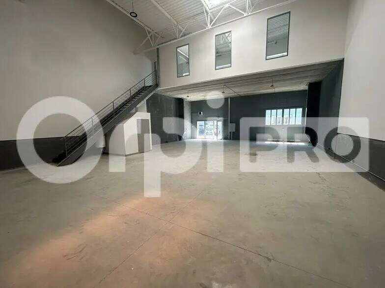 Bureau dans Vaux-le-Pénil à louer - Photo intérieure - Image 1 de 5